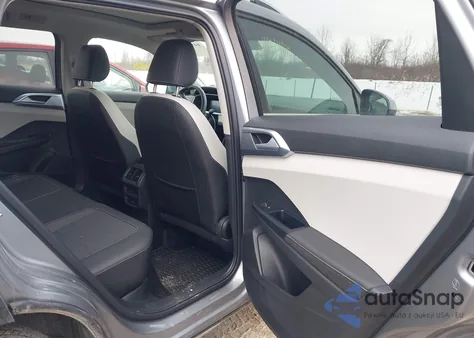 2025 Volkswagen Taos 1.5T Se from USA, damaged, VIN 3VVVC7B24SM049322